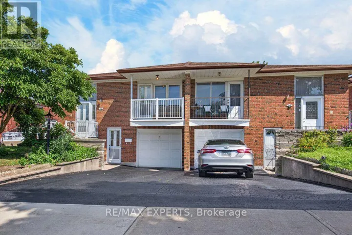32 FIRENZA DRIVE, Toronto (Humber Summit), Ontario M9L1A5