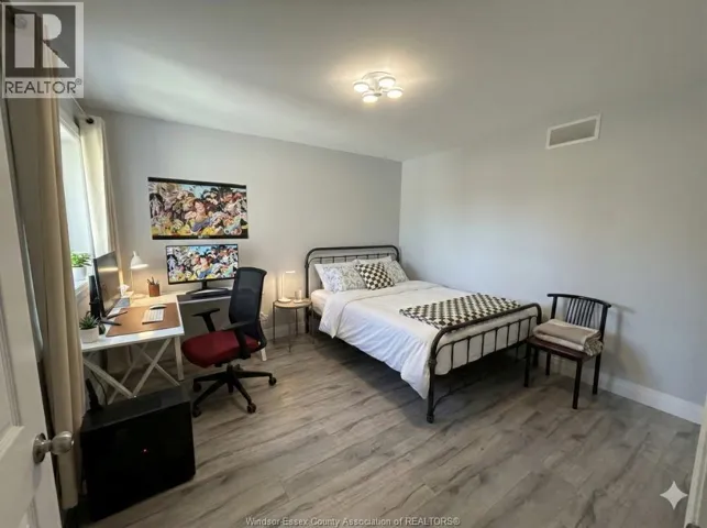 521 CAMPBELL AVENUE, Windsor, Ontario N9B2H5