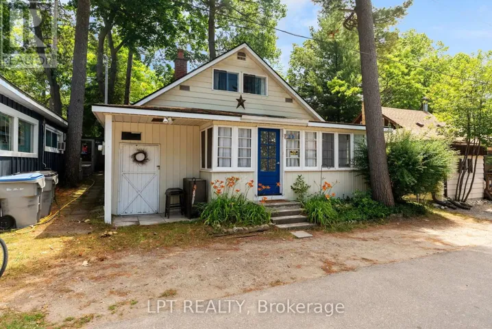 30 WOODWARD AVENUE, Lambton Shores (Grand Bend), Ontario N0M1T0