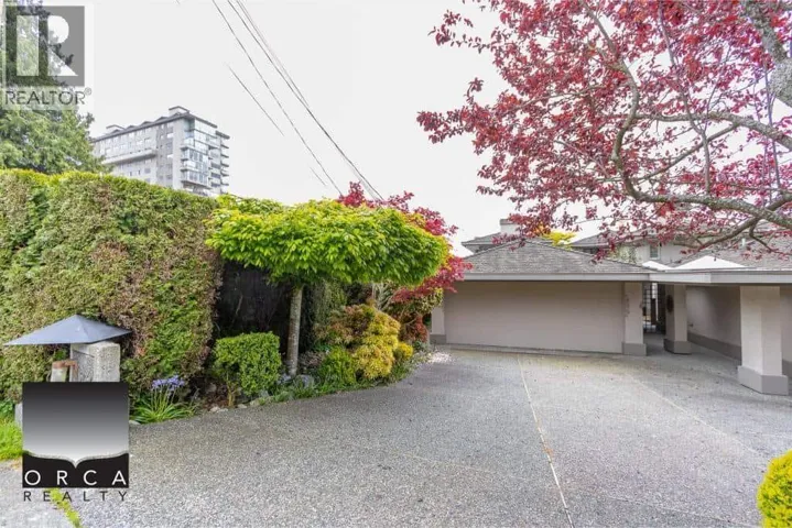 2424 AVENUE AVENUE, West Vancouver, British Columbia V7V1E2