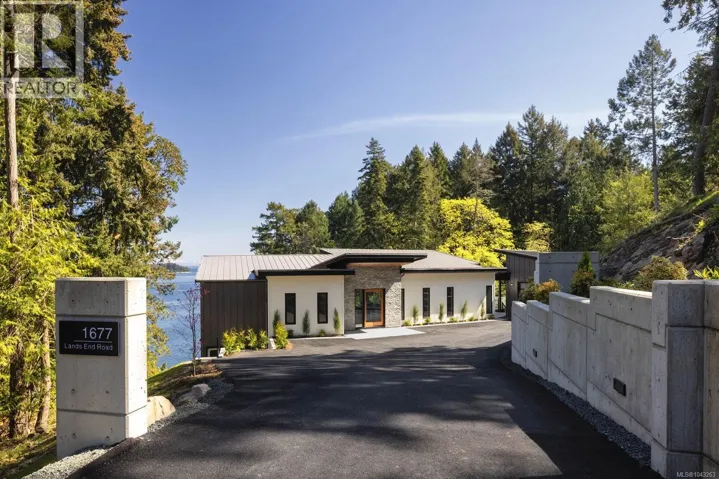 1677 Lands End Rd, North Saanich, British Columbia V8L5L5