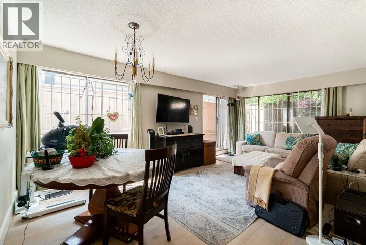 102 2190 W 8TH AVENUE, Vancouver, British Columbia V6K2A4