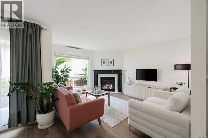 7 947 Caledonia Ave, Victoria, British Columbia V8T1E8