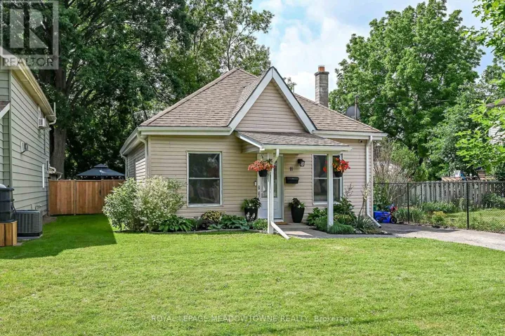 11 STIRTON AVENUE, Brant (Brantford Twp), Ontario N3T1E2