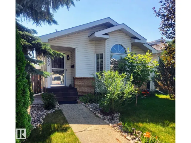 8029 17A AV NW, Edmonton, Alberta T6K4E1