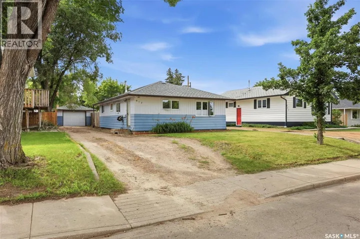 917 S AVENUE N, Saskatoon, Saskatchewan S7L3A7