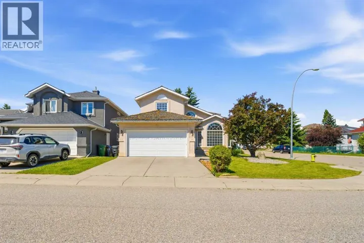71 Woodpark Close SW, Calgary, Alberta T2W6G9