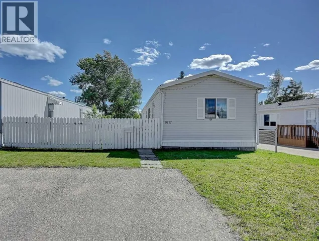 9717 121 Avenue, Grande Prairie, Alberta T8V7J2