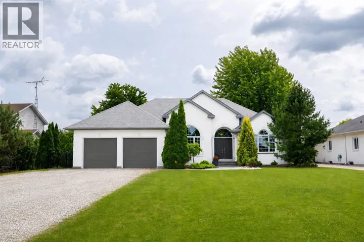 968 ST CLAIR PARKWAY, Moore Township, Ontario N0N1M0