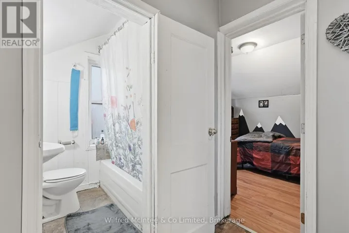 780