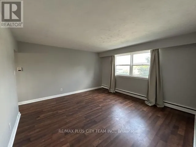 01 - 399 ELMGROVE AVENUE, Oshawa (Vanier), Ontario L1J2C6