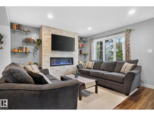 319 DESROCHERS BV SW, Edmonton, Alberta T6W3J1