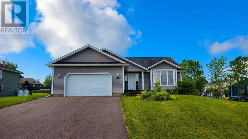 15 Gordon Day Drive, Stratford, Prince Edward Island C1B0E9