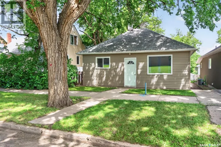 40 Iroquois STREET E, Moose Jaw, Saskatchewan S6H4S8