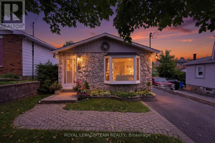 289 MONTFORT STREET, Ottawa, Ontario K1L5N7