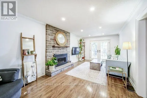 124 TYSON DRIVE, East Gwillimbury (Holland Landing), Ontario L0G1H0
