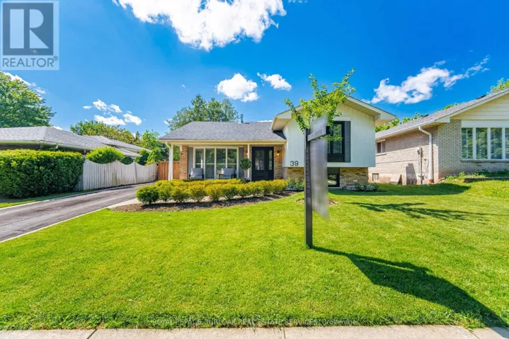 39 CULHAM STREET, Oakville (CP College Park), Ontario L6H1G3