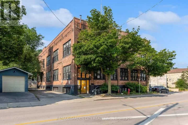 B 2 - 468 CUMBERLAND AVENUE, Hamilton (Blakeley), Ontario L8M3M5
