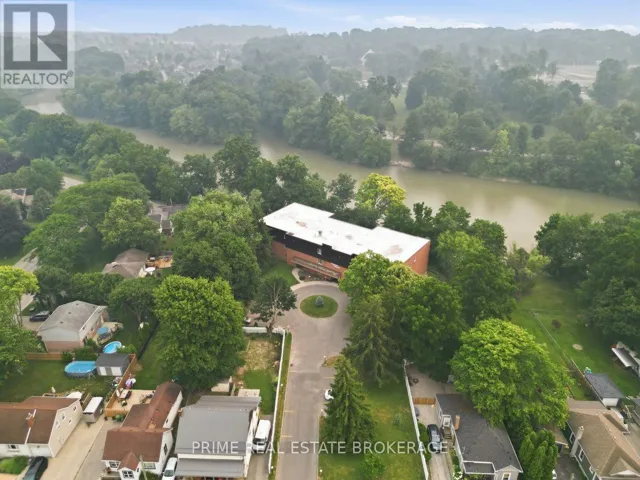 3 - 125 ELM STREET, St. Thomas, Ontario N5R1H9