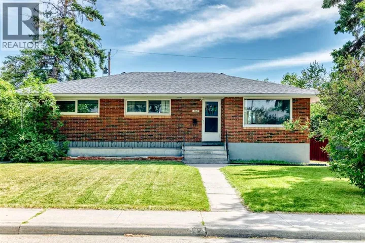 5620 Buckthorn Road NW, Calgary, Alberta T2K2Y5