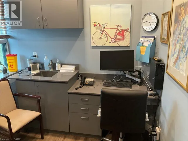 672 BRANT Street Unit# 301, Burlington, Ontario L7R2H3