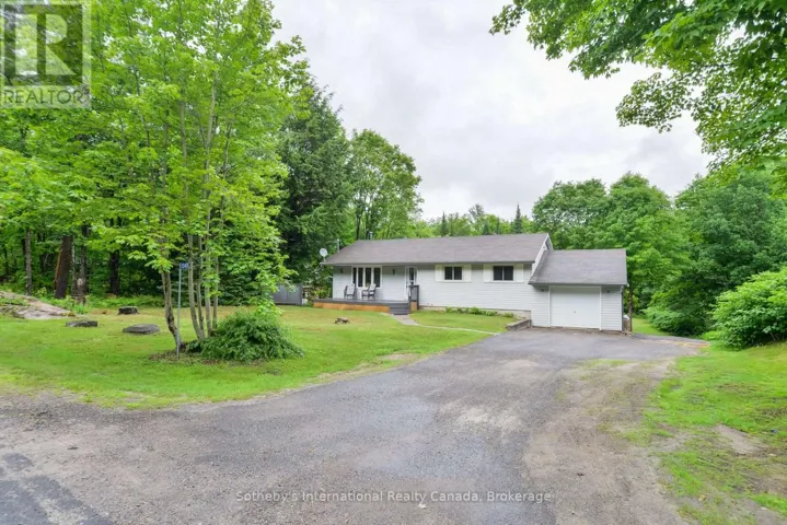 1048 OLD FALKENBURG ROAD, Bracebridge (Macaulay), Ontario P1L1X4