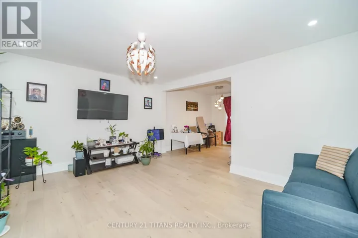 42 PIXLEY CRESCENT, Toronto (West Hill), Ontario M1E3G6