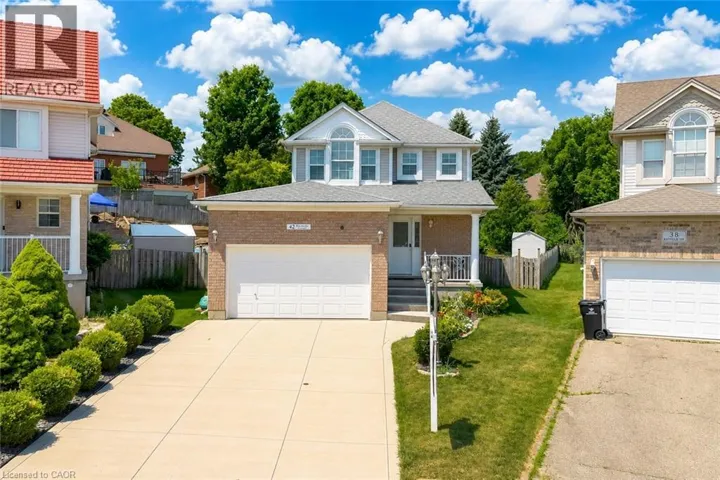 42 BRIARMEADOW Crescent, Kitchener, Ontario N2A4C5