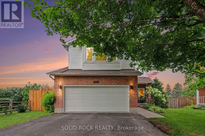 939 COMO CRESCENT, Ottawa, Ontario K4A3Z7