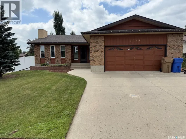 2746 Poplar PLACE E, Regina, Saskatchewan S4V1K8