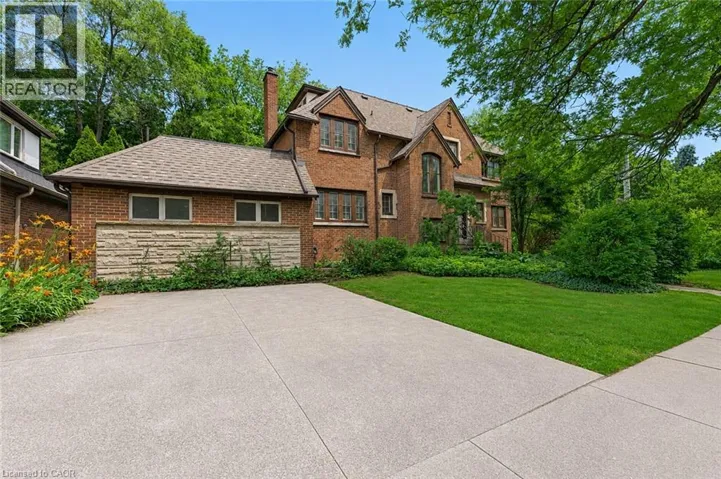 4 FORSYTH Avenue N, Hamilton, Ontario L8S4E1