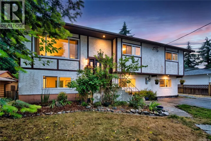 212 Kwassin Cres, Lake Cowichan, British Columbia V0R2G0