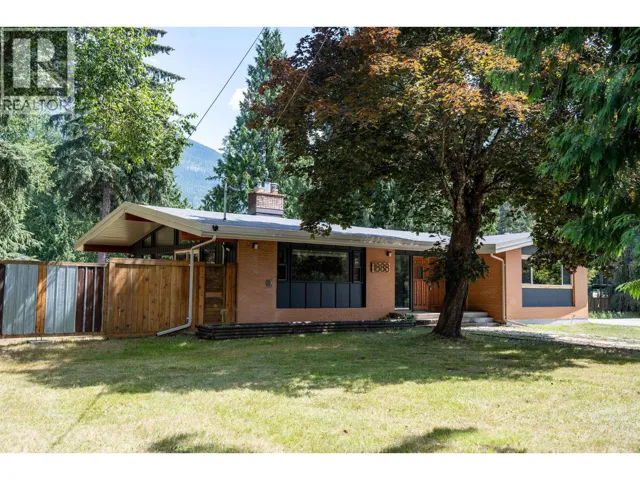 1888 Airport Way, Revelstoke, British Columbia V0E2S0