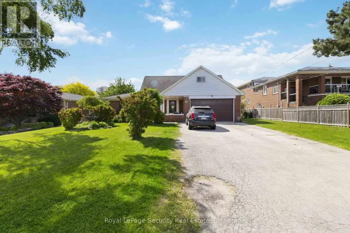 73 ST ANDREWS BOULEVARD, Toronto (Kingsview Village-The Westway), Ontario M9R1W4
