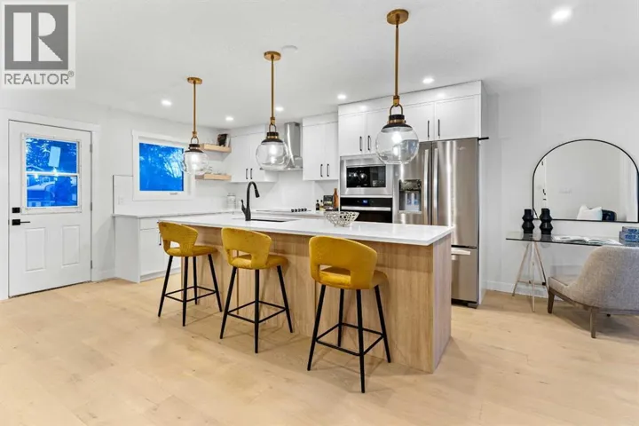 1731 111 Avenue SW, Calgary, Alberta T2W1R6