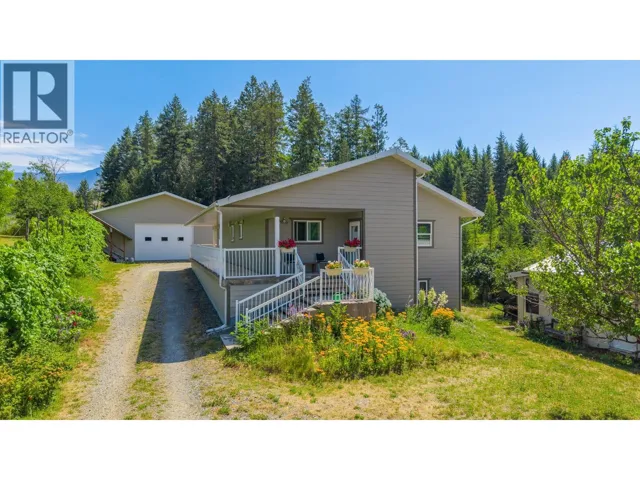 830 16th Avenue S, Creston, British Columbia V0B1G3