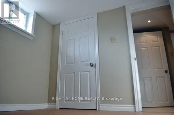 242 DEMAINE CRESCENT, Richmond Hill (Crosby), Ontario L4C2W5