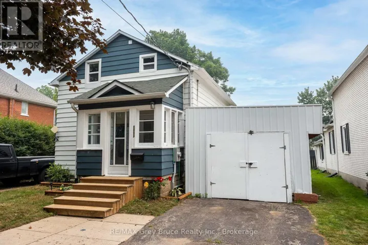 1693 8TH AVENUE E, Owen Sound, Ontario N4K3B8