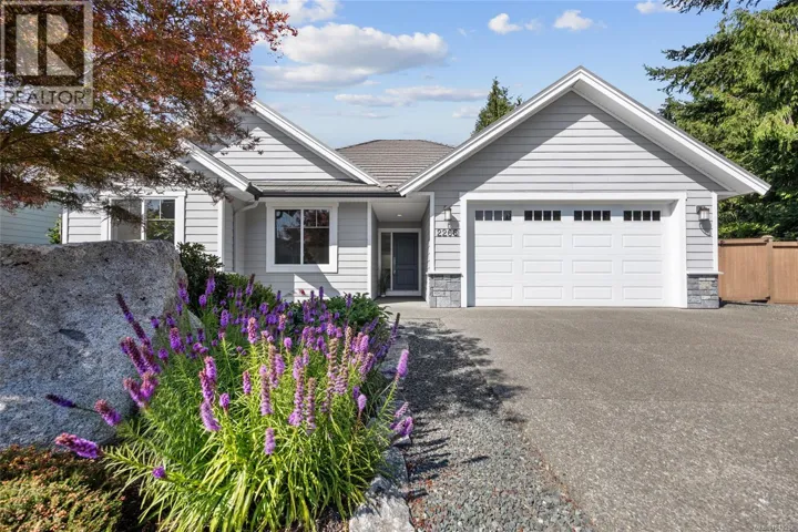 2266 Idiens Way, Courtenay, British Columbia V9M1J4