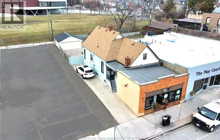 1116 WYANDOTTE East, Windsor, Ontario N9A3K2