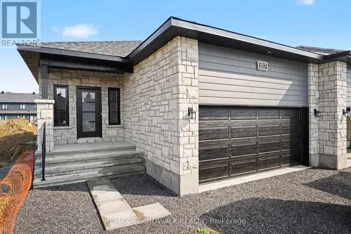 107 DOVE HOUSE GARDENS, Russell, Ontario K4R1E5