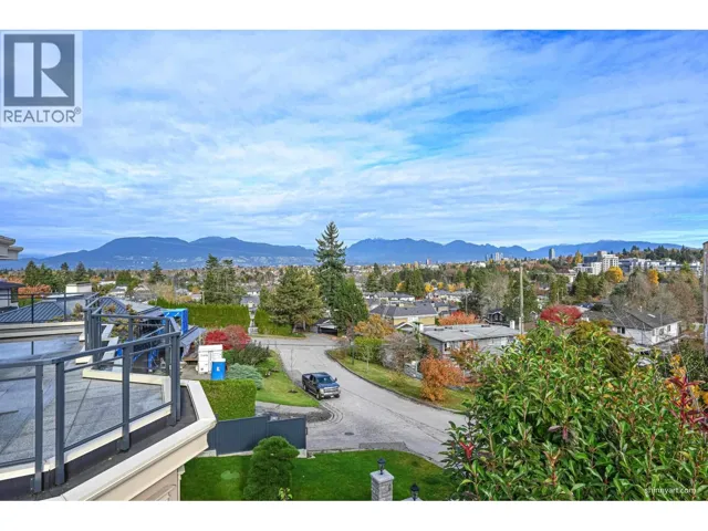 4729 PATON STREET, Vancouver, British Columbia V6L2H9