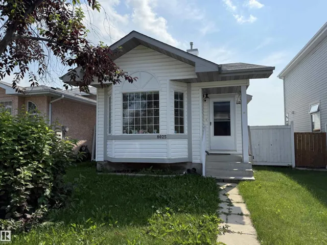 8025 15A AV NW, Edmonton, Alberta T6K4E2