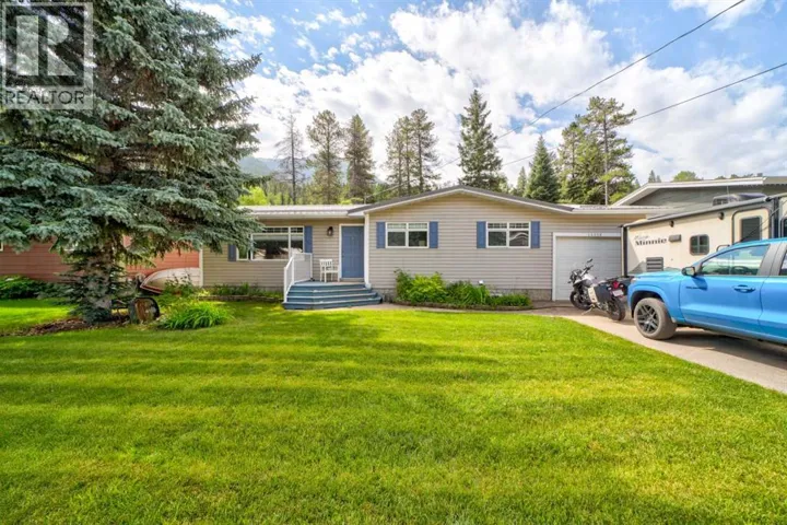 13518 15 Avenue, Blairmore, Alberta T0K0E0