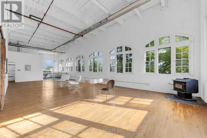 LOFT - 468 CUMBERLAND AVENUE, Hamilton (Blakeley), Ontario L8M3M5