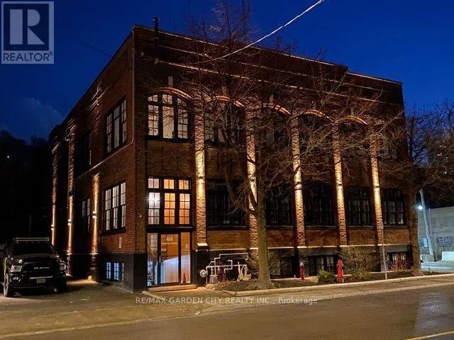 LOFT - 468 CUMBERLAND AVENUE, Hamilton (Blakeley), Ontario L8M3M5