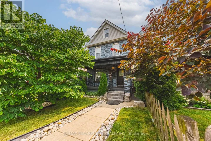 218 GROSVENOR AVENUE N, Hamilton (Crown Point), Ontario L8L7S9