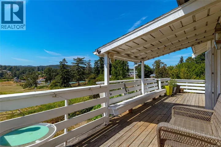 4014 Holland Ave, Saanich, British Columbia V8Z5K1
