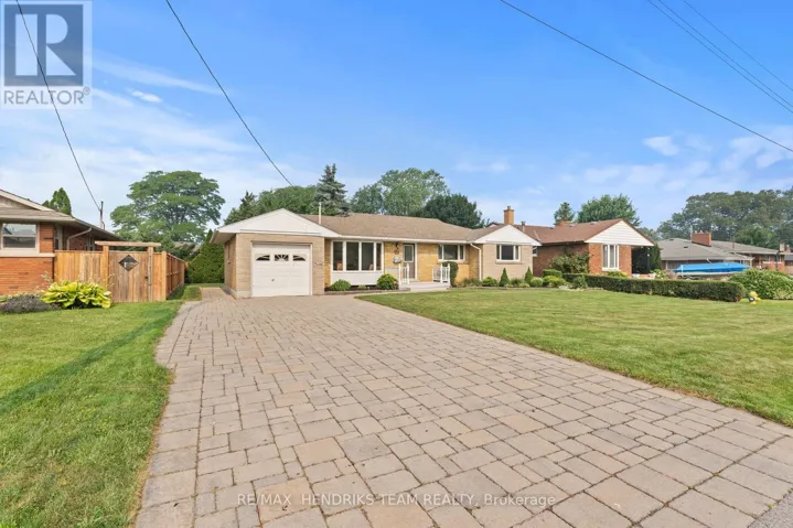 17 KAMLA DRIVE, St. Catharines (Vine/Linwell), Ontario L2M3J9