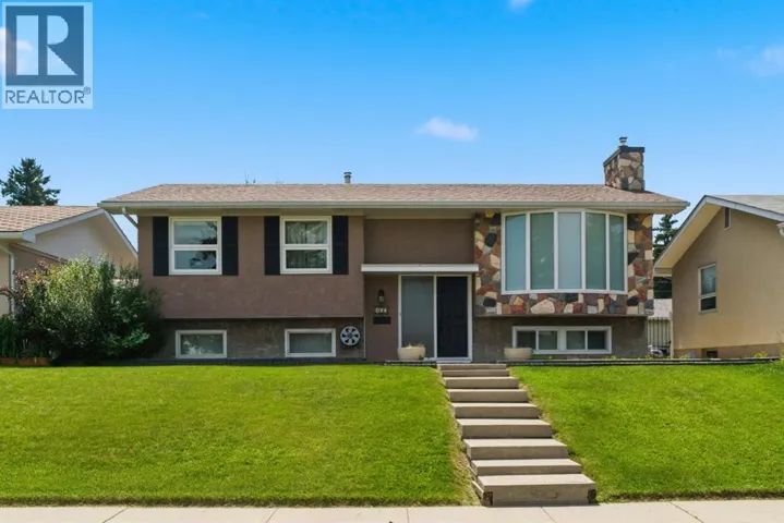 160 Marbrooke Circle NE, Calgary, Alberta T2A2W6